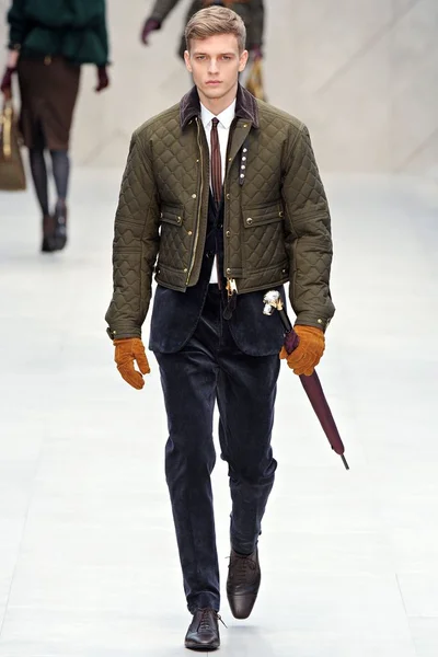 Look 25